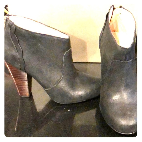 Betsey Johnson Shoes - Betsey Johnson - Bootie - Black  Size 6 💗